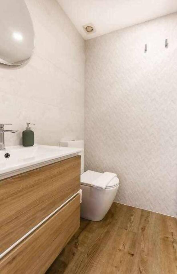 Precioso Apartamento En El Centro De Nerja Luaran gambar
